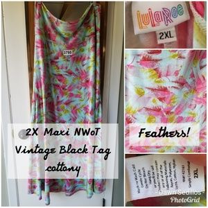 #3795 Lularoe Maxi 2X Vintage Black Tag feathers